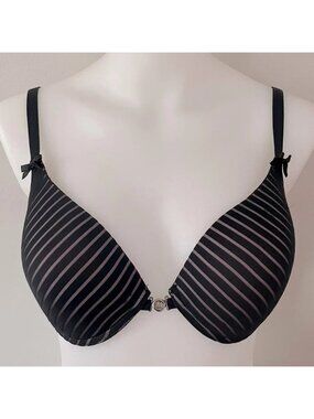 La Vie En Rose Black Front Closure Push Up Bra - 38C